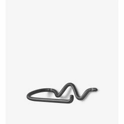 Ferm LIVING PORTA ROLLOS CURVATURE BLACK BRASS