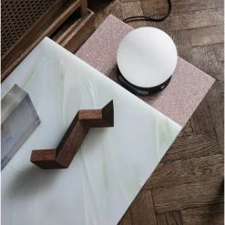 Ferm LIVING MESA DISTINCT 9 Ferm LIVING MESA DISTINCT -Asientos Comercio FERM DISTINCT SIDE 5