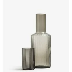 Ferm LIVING TAPA BOTELLA RIPPLE 6 Ferm LIVING TAPA BOTELLA RIPPLE -Asientos Comercio FERM RIPPLE LID GREY 5
