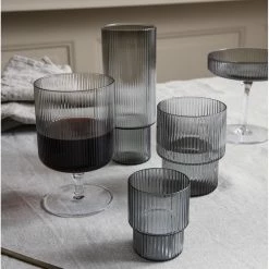 Ferm LIVING VASOS RIPPLE ALTOS 4 SET -Asientos Comercio FERM RIPPLE LONG DRINK GLASSES GREY 4