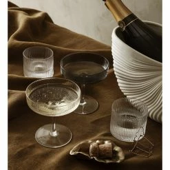 Ferm LIVING SET VASOS RIPPLE LOW 4 SET 11 Ferm LIVING SET VASOS RIPPLE LOW 4 SET -Asientos Comercio FERM RIPPLE LOWGLASSES SETOFFOUR TRANSPARENT 11