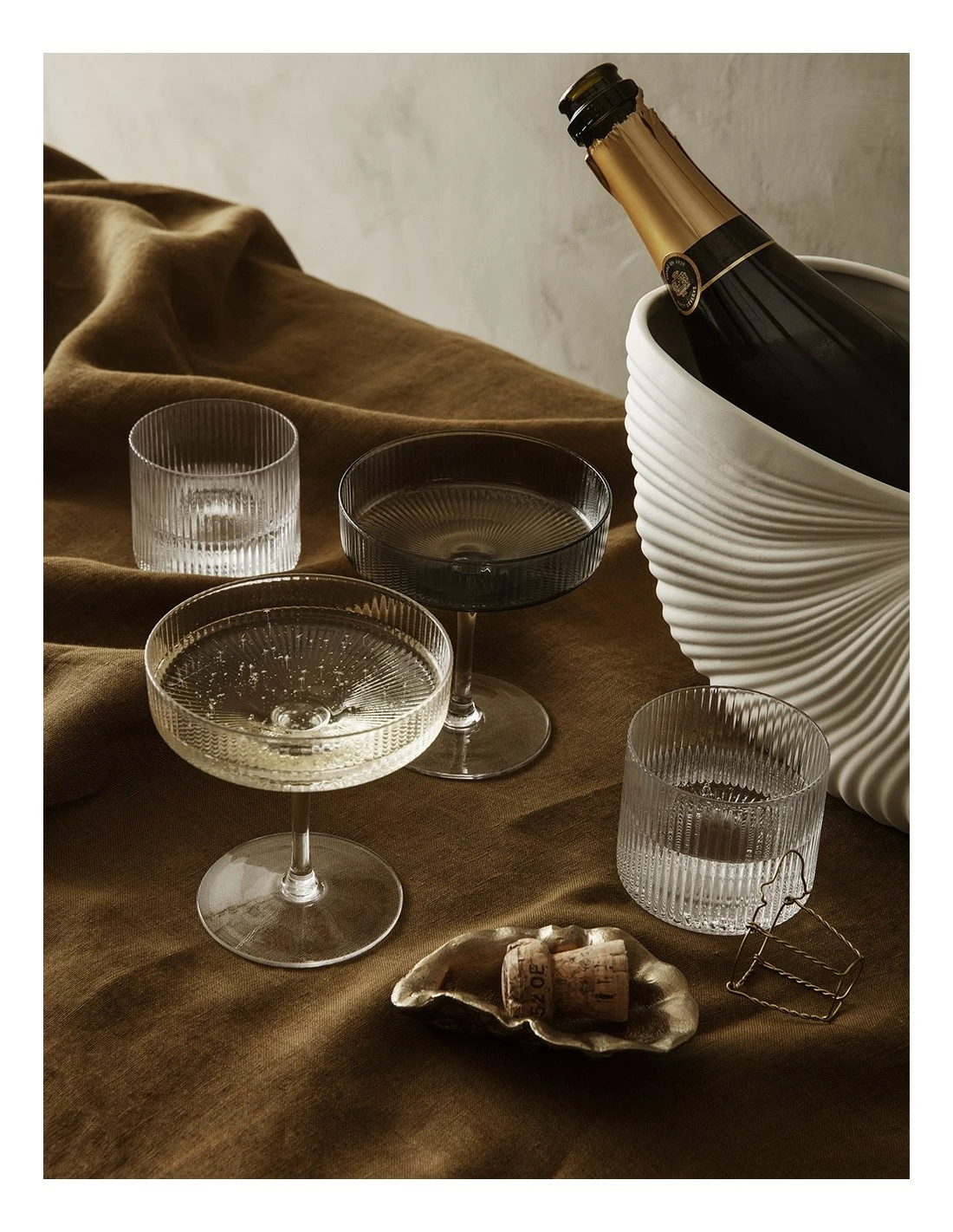 Ferm LIVING SET VASOS RIPPLE LOW 4 SET 6 Ferm LIVING SET VASOS RIPPLE LOW 4 SET - Imagen 6