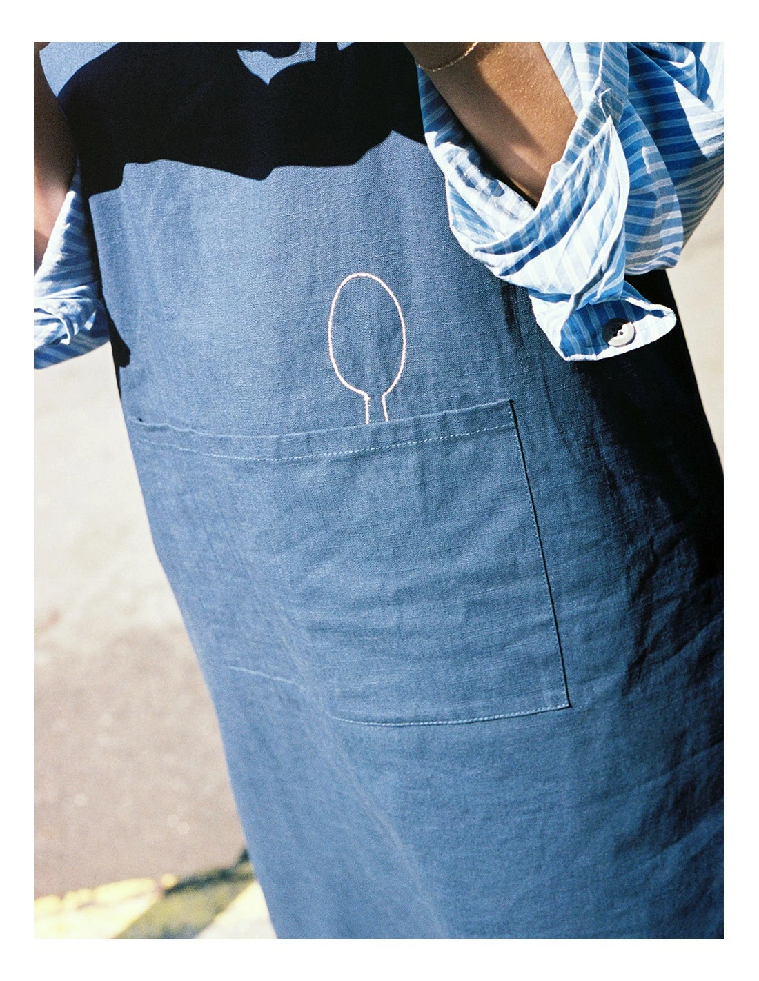 Hay DELANTAL SOBREMESA 2 Hay DELANTAL SOBREMESA - Imagen 2